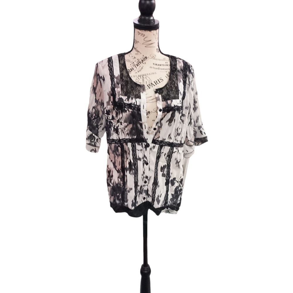 Notations Black and White Flutter Sleeve Blouse